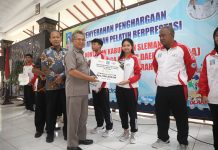 PEMKAB SLEMAN BERI PENGHARGAAN KEPADA ATLET BERPRESTASI POPDA 2025