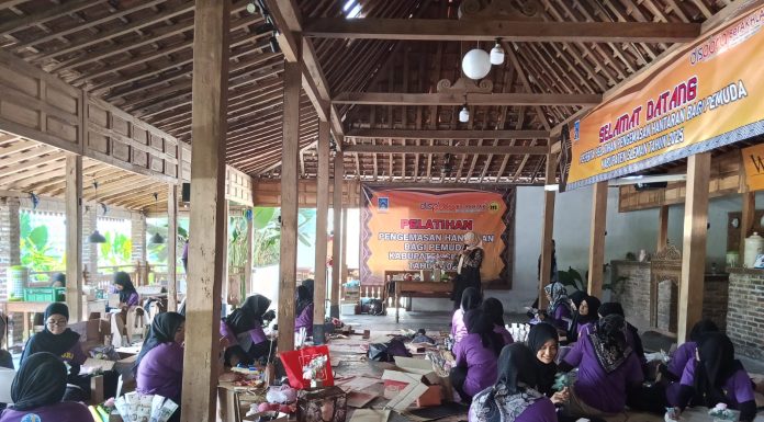 Pelatihan Pengemasan Hantaran Bagi Pemuda Kabupaten Sleman tahun 2025